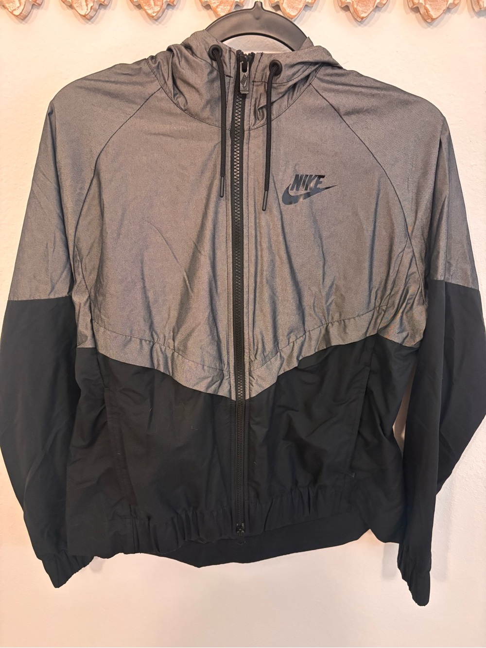 Nike Women's Hooded Windbreaker Jacket